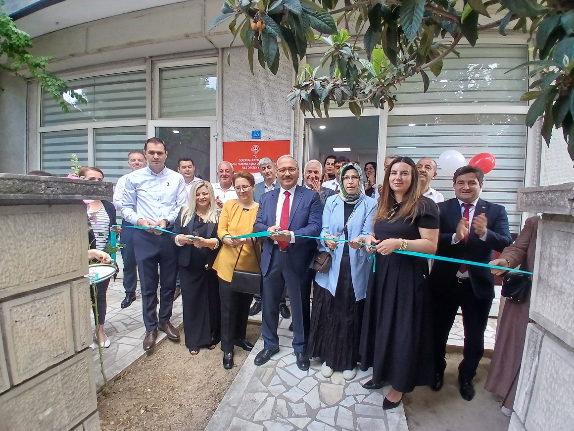 Sayın Kaymakamımız Ali CANDAN, ADEM Kursunun İlk Yıl Sonu Sergisi'ne katıldı.